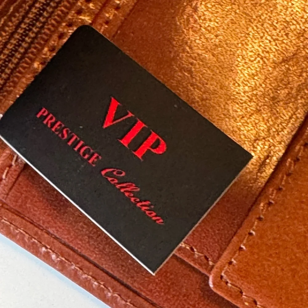 High End Wittchen VIP Collection Brown Leather Bifold Zip Pocket Wallet NWT MINT